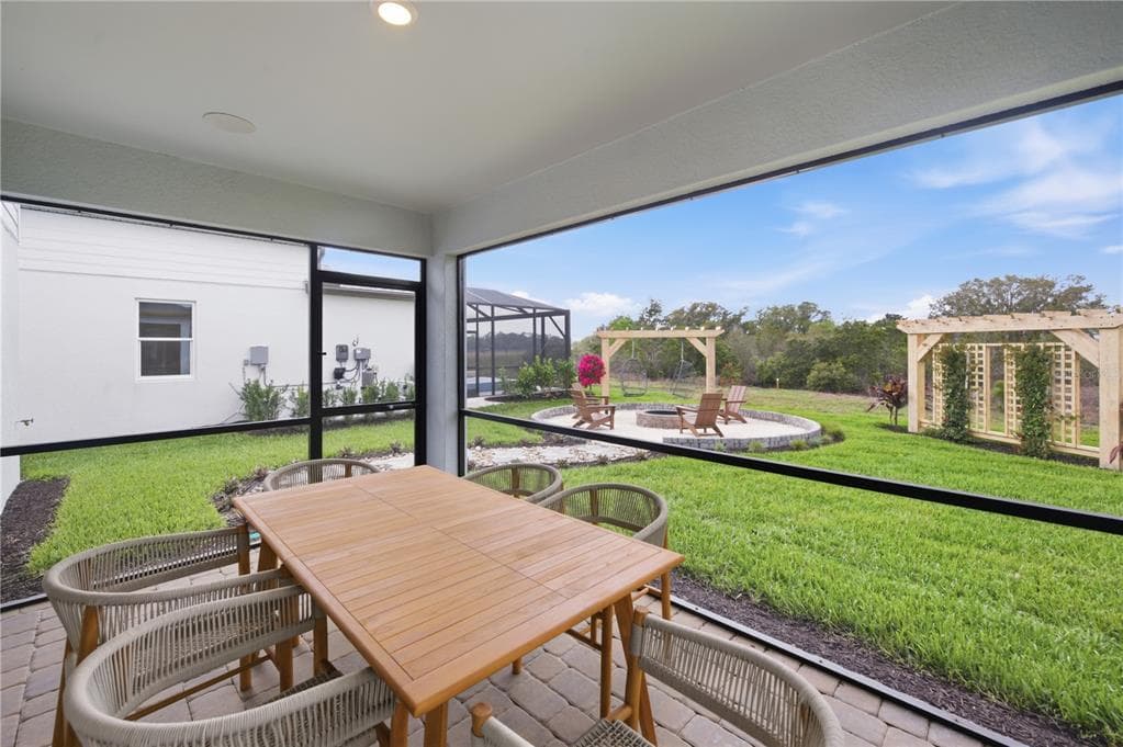 805 BALLEBY TRAIL photo 3