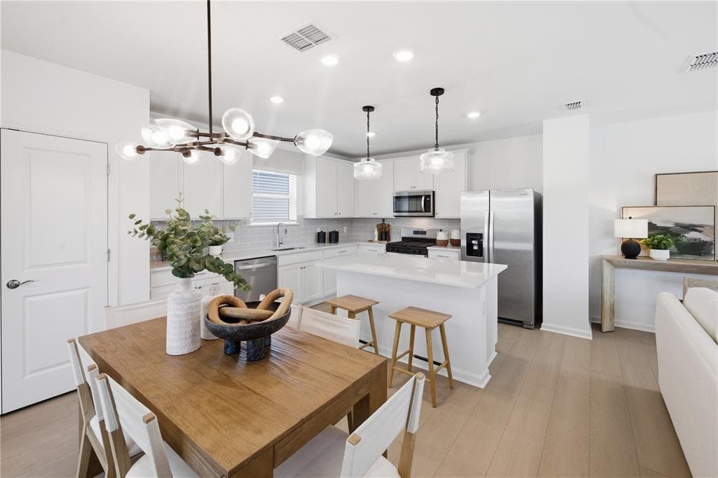805 BALLEBY TRAIL photo 4