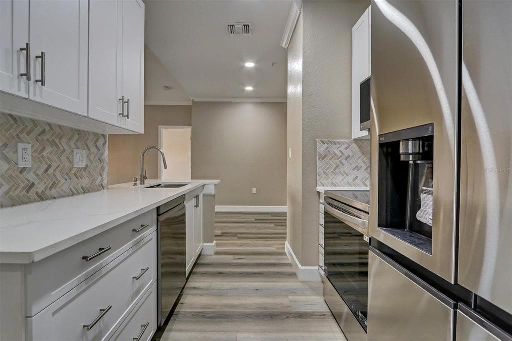 5000 CULBREATH KEY WAY 4-306 photo 6