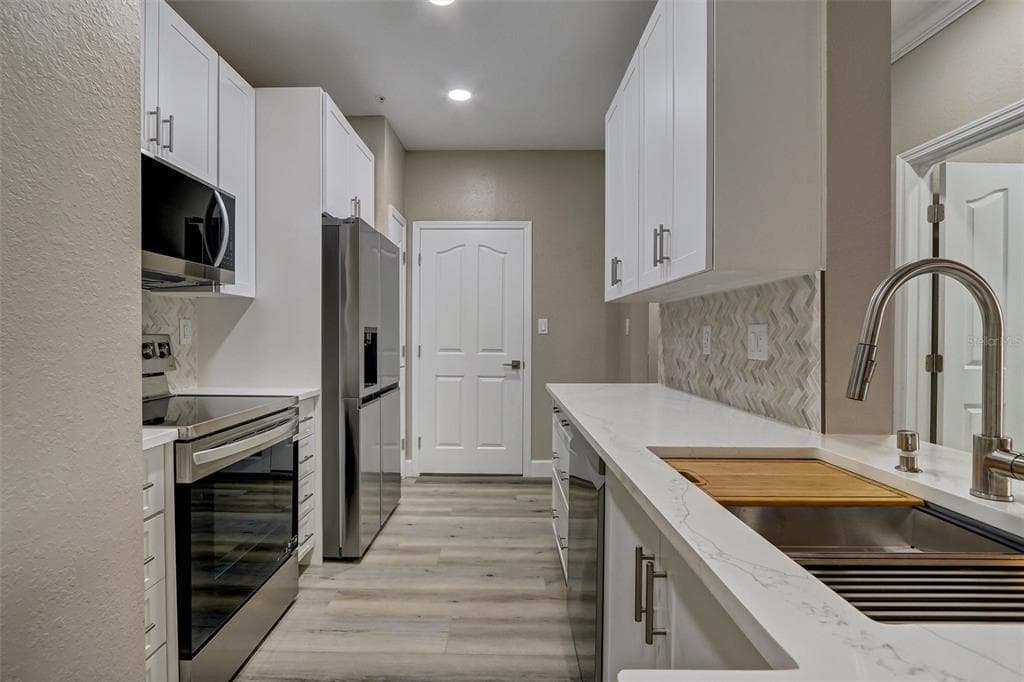 5000 CULBREATH KEY WAY 4-306 photo 12