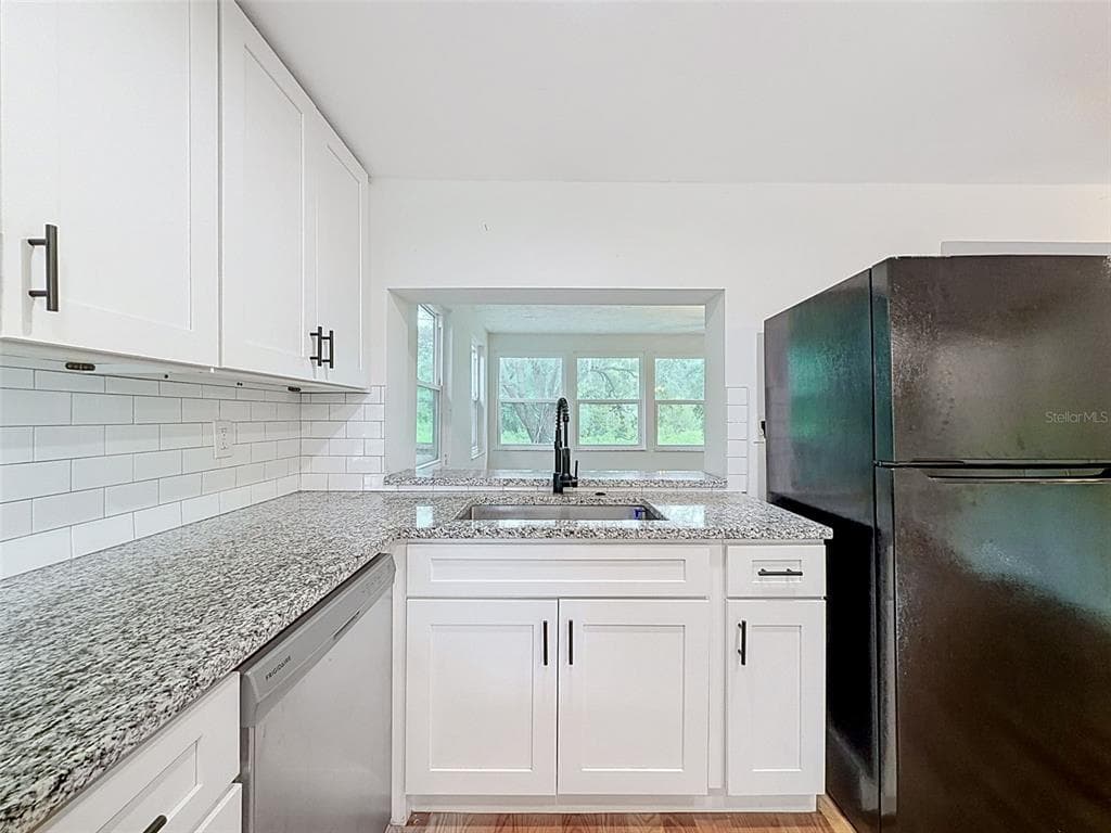6845 MEDLAR DRIVE photo 9
