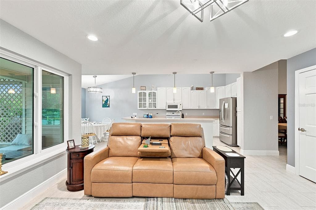 1821 LAKE HERON DRIVE photo 6