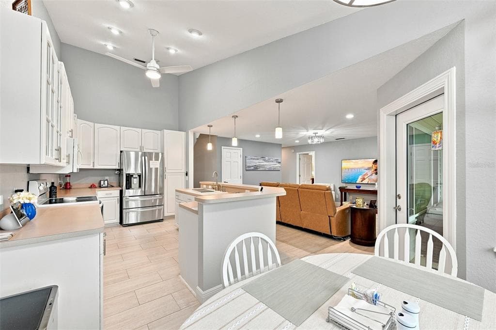 1821 LAKE HERON DRIVE photo 12
