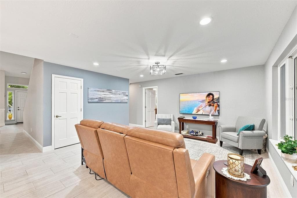 1821 LAKE HERON DRIVE photo 7