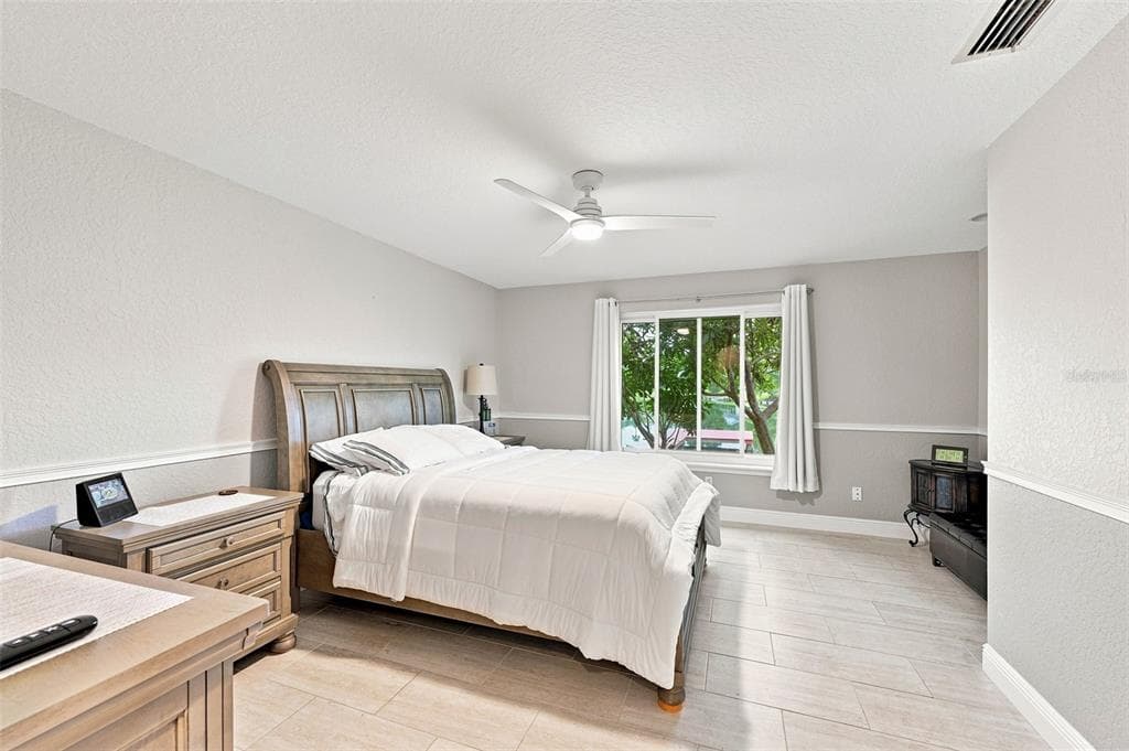 1821 LAKE HERON DRIVE photo 20