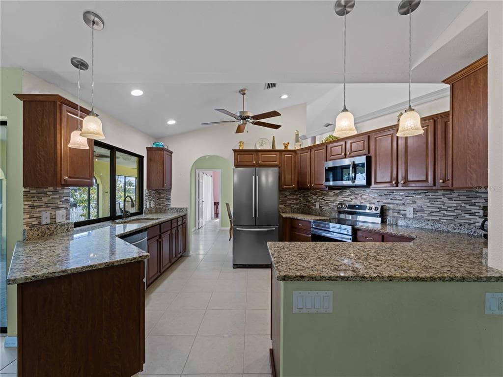 3370 DOVER DRIVE photo 6