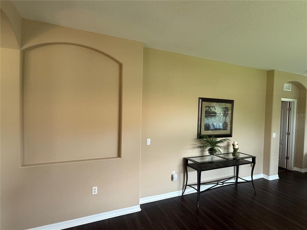 5064 WHISPERING OAKS DRIVE photo 4