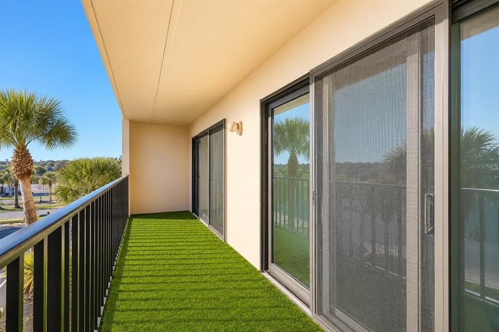 51 ISLAND WAY 311 photo 13