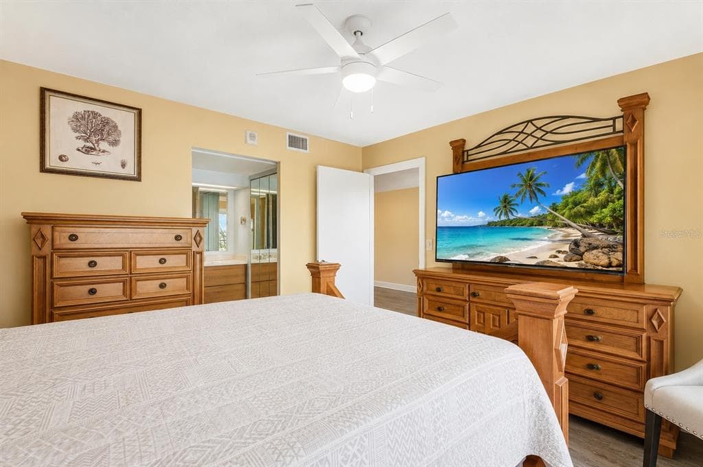 51 ISLAND WAY 311 photo 16