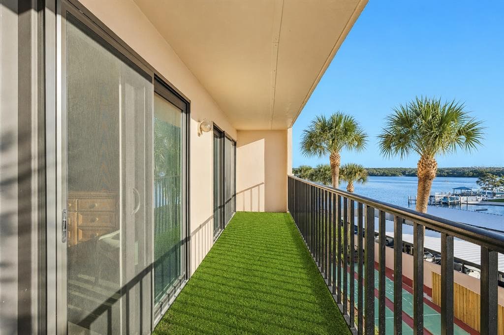 51 ISLAND WAY 311 photo 5