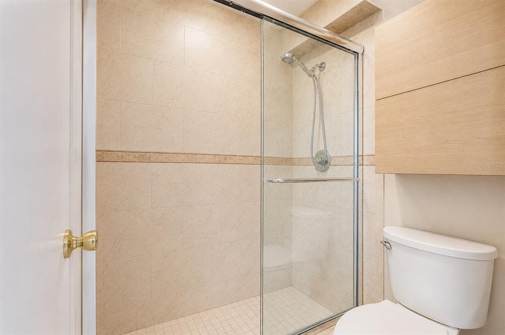 51 ISLAND WAY 311 photo 18