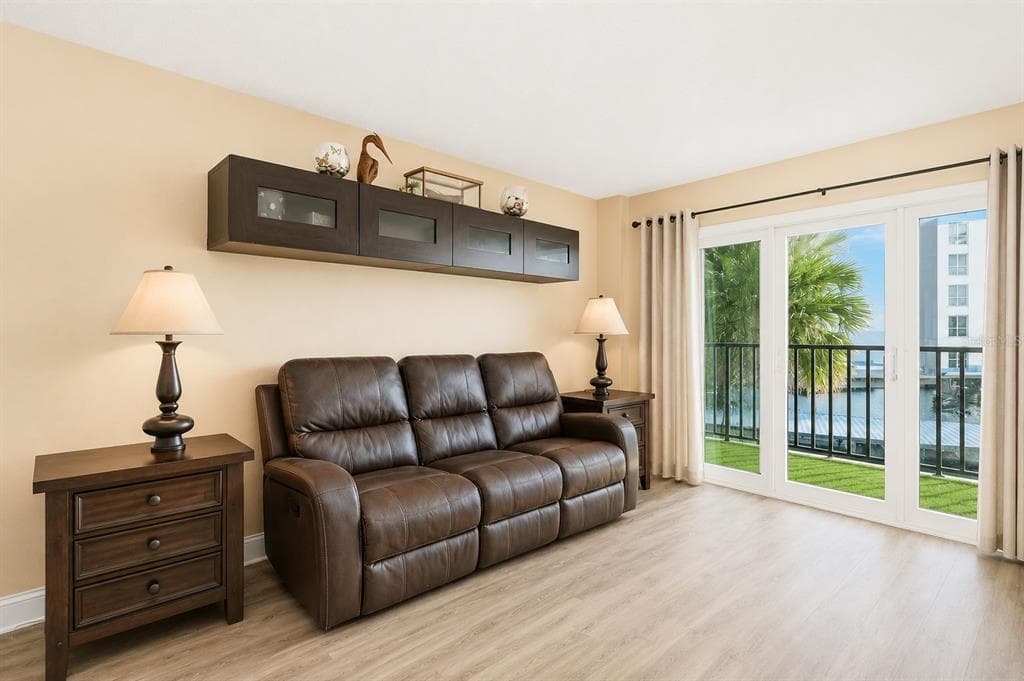 51 ISLAND WAY 311 photo 11