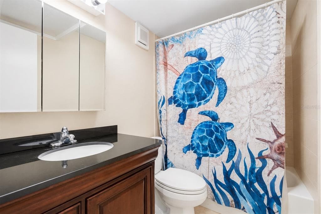 51 ISLAND WAY 311 photo 21