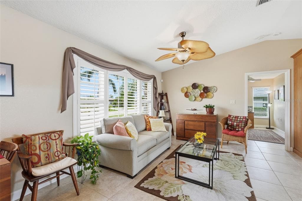 365 BELAIRE COURT photo 6