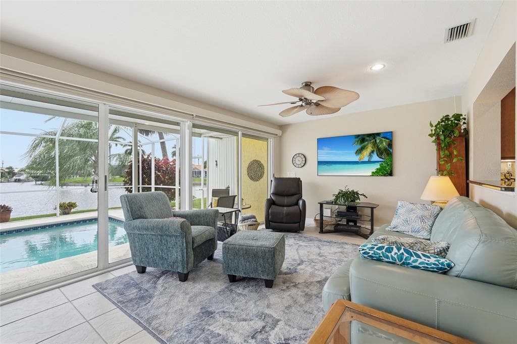 365 BELAIRE COURT photo 13