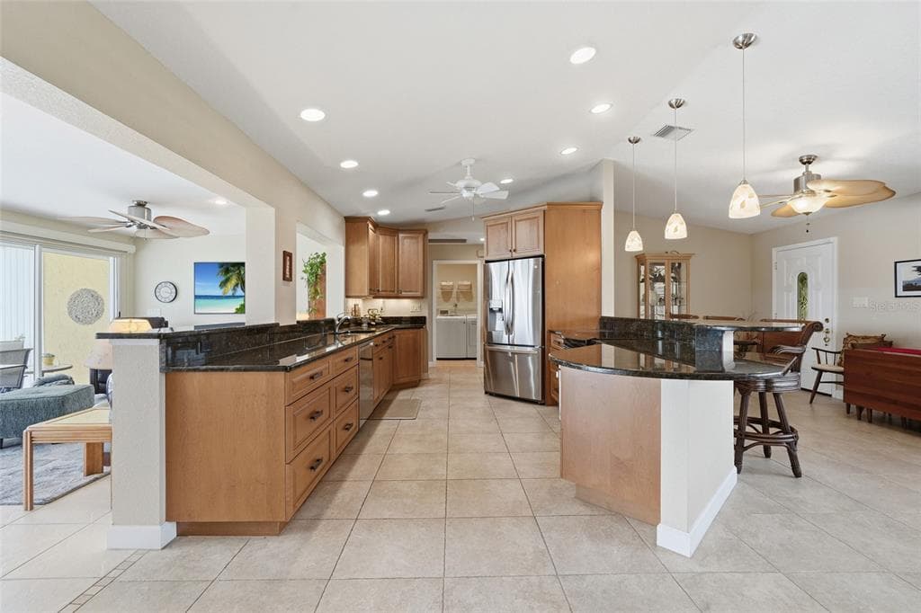 365 BELAIRE COURT photo 7