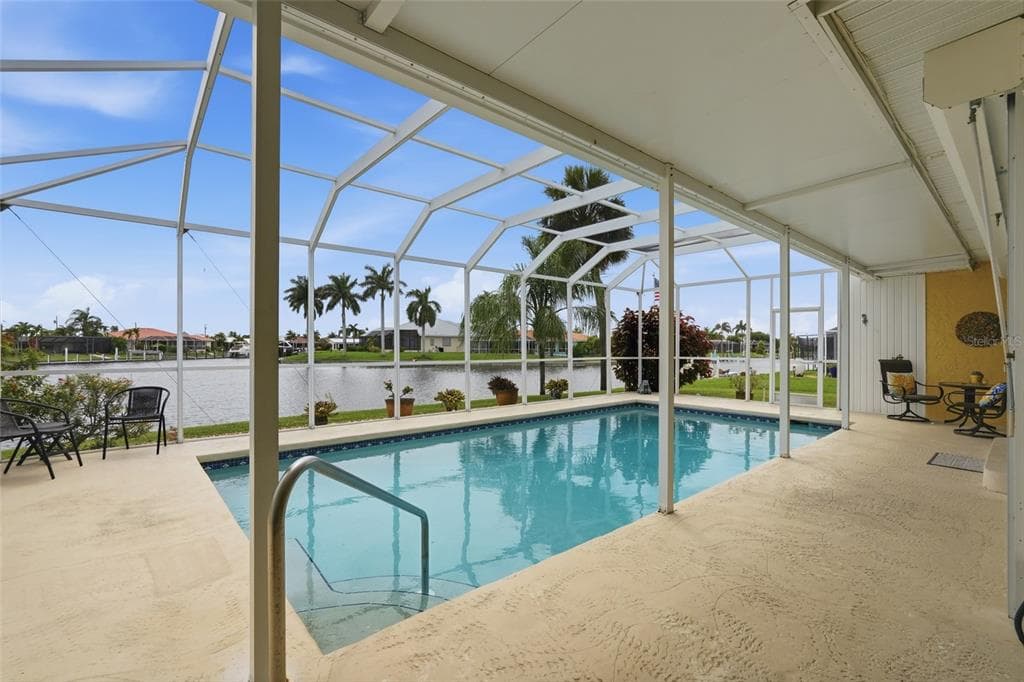 365 BELAIRE COURT photo 3