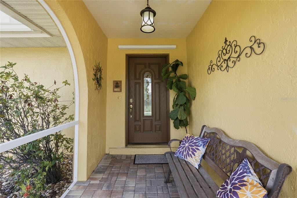 365 BELAIRE COURT photo 4