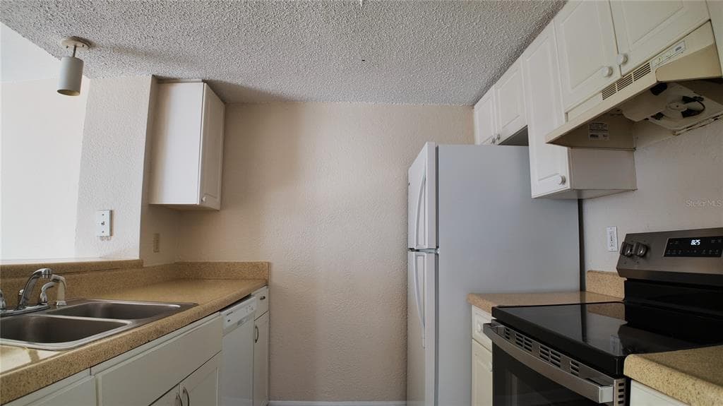 8512 OLEANDER FLOWER LANE 101C photo 11