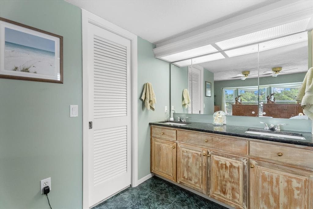 5206 18TH AVENUE E photo 17