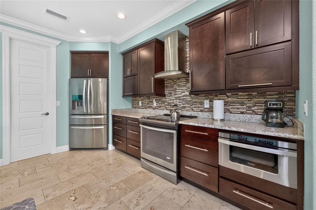 4 WHITE MARSH LANE photo 21