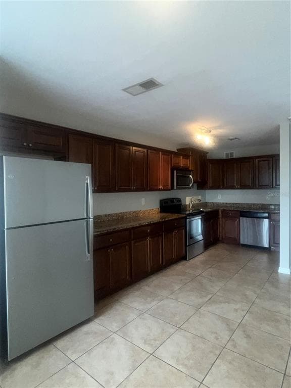 4728 BEACH DRIVE SE B photo 10