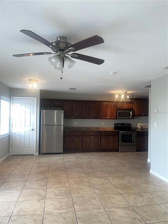 4728 BEACH DRIVE SE B photo 4
