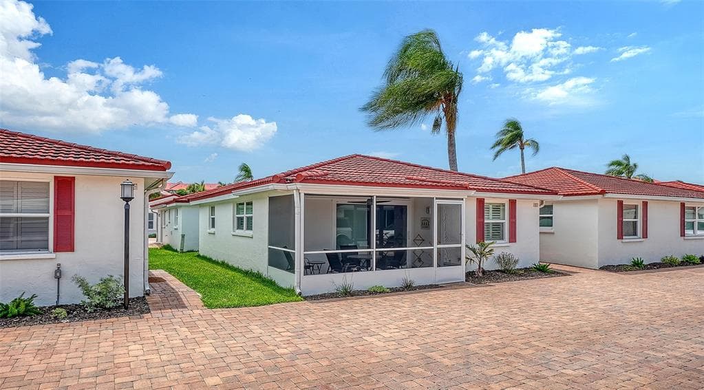 6154 MIDNIGHT PASS ROAD B5 photo 2