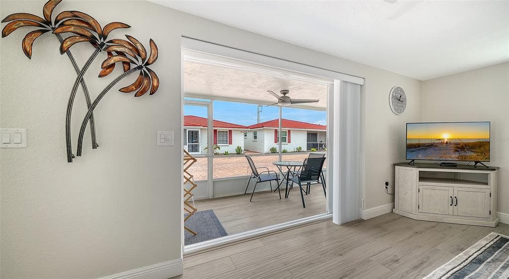 6154 MIDNIGHT PASS ROAD B5 photo 17