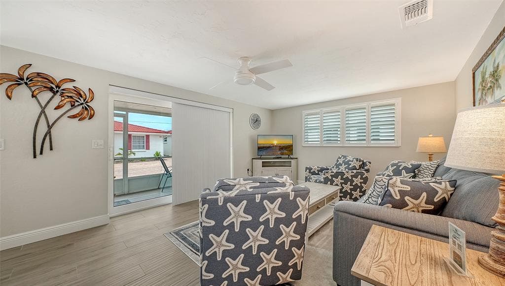 6154 MIDNIGHT PASS ROAD B5 photo 16