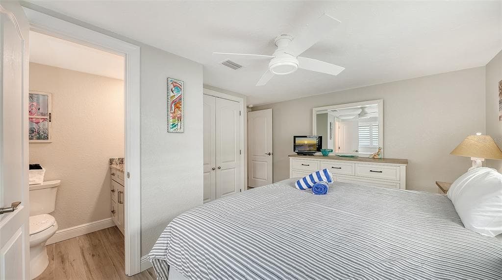 6154 MIDNIGHT PASS ROAD B5 photo 20
