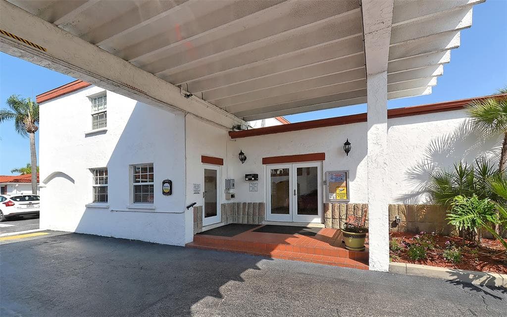 6154 MIDNIGHT PASS ROAD B5 photo 25