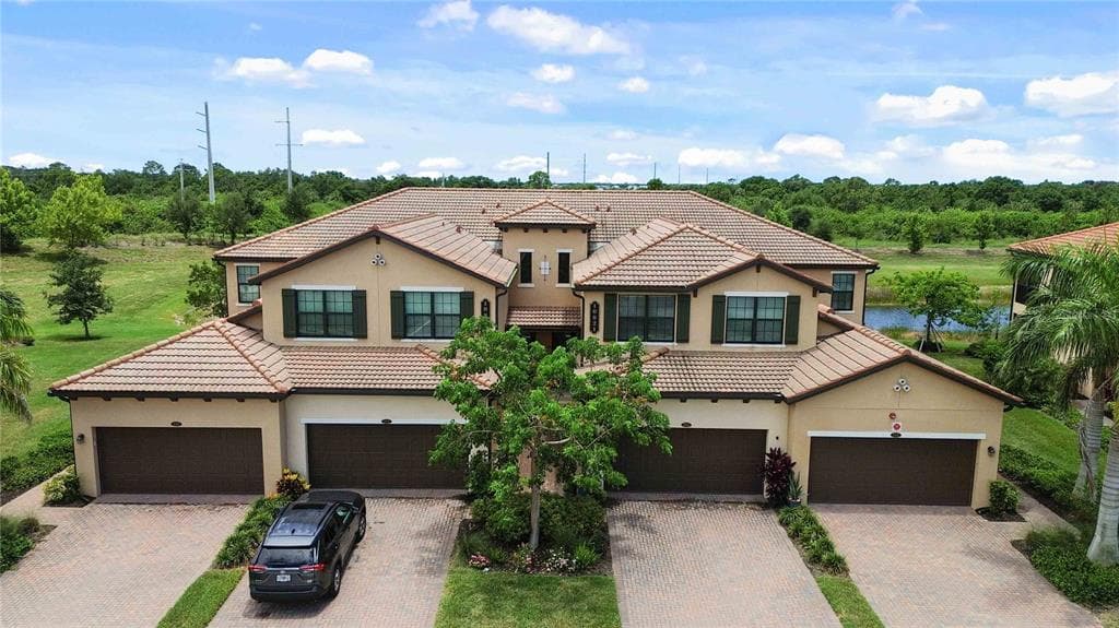 10821 TARFLOWER DRIVE 202 photo 2