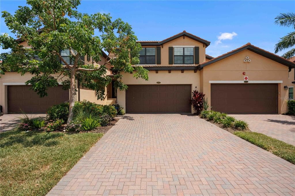 10821 TARFLOWER DRIVE 202 photo 3