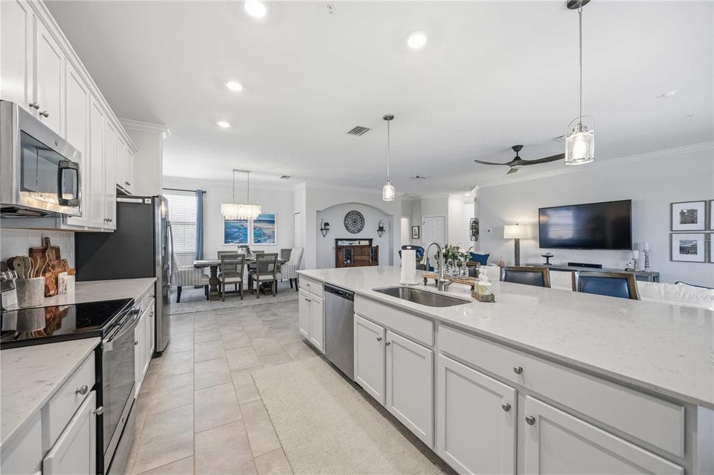 10821 TARFLOWER DRIVE 202 photo 18