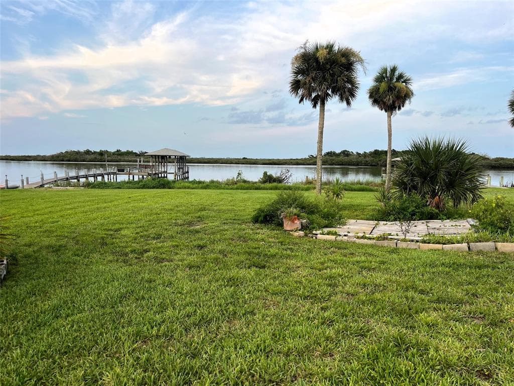 281 GOLDEN BAY BOULEVARD photo 2