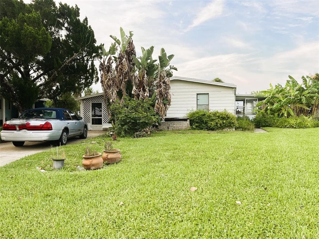 281 GOLDEN BAY BOULEVARD photo 1