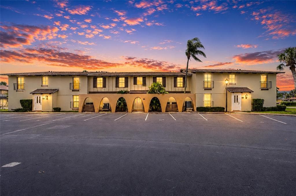 501 PLAZA SEVILLE COURT 2 photo 2