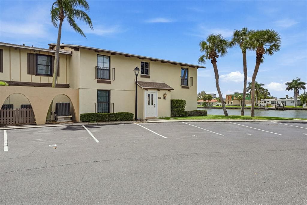 501 PLAZA SEVILLE COURT 2 photo 3