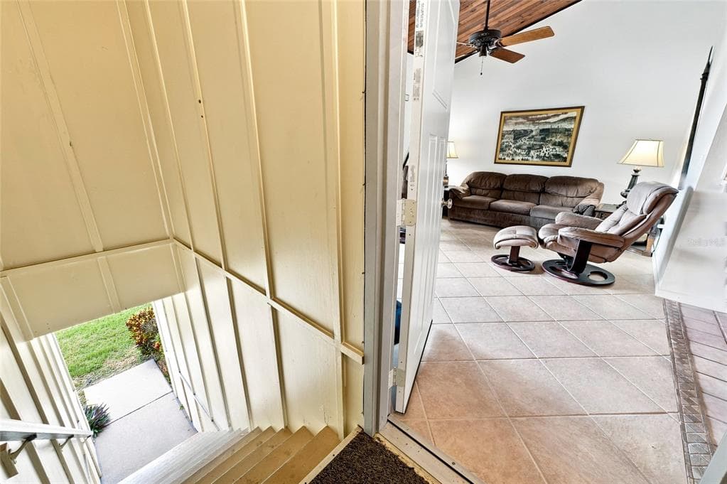 501 PLAZA SEVILLE COURT 2 photo 25