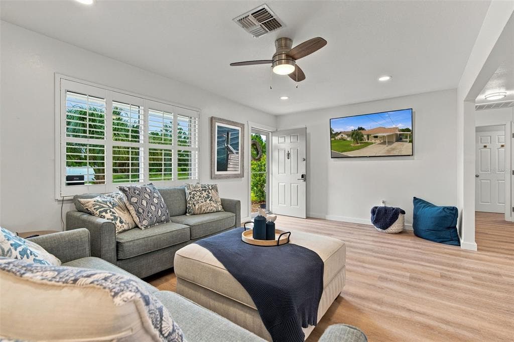 3339 POINSETTIA DRIVE photo 4