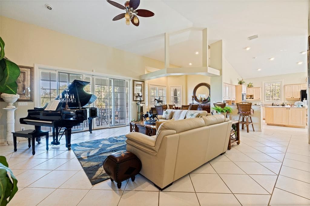 2000 BAYVIEW DRIVE photo 13