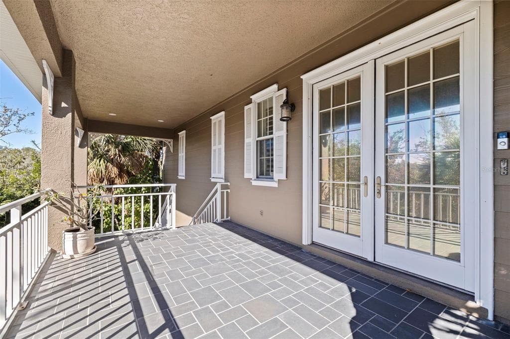 2000 BAYVIEW DRIVE photo 9