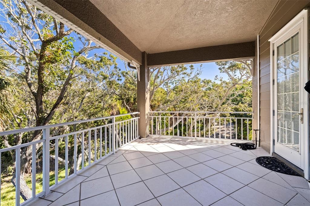 2000 BAYVIEW DRIVE photo 24