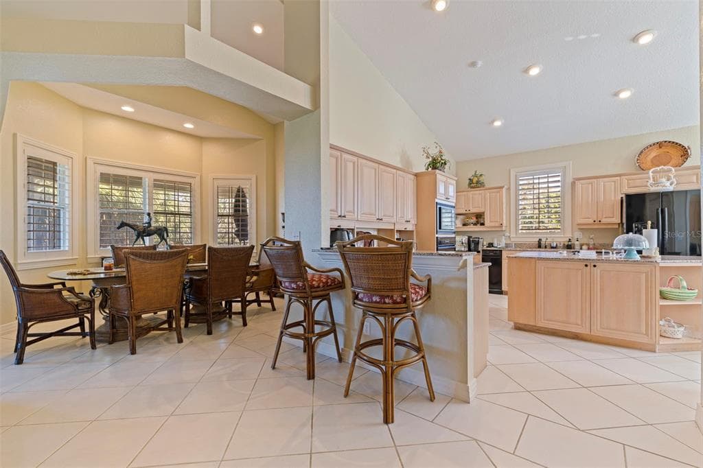 2000 BAYVIEW DRIVE photo 19