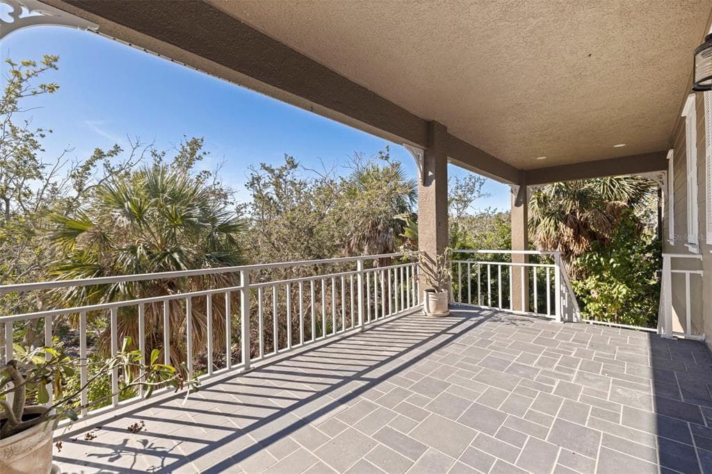 2000 BAYVIEW DRIVE photo 8