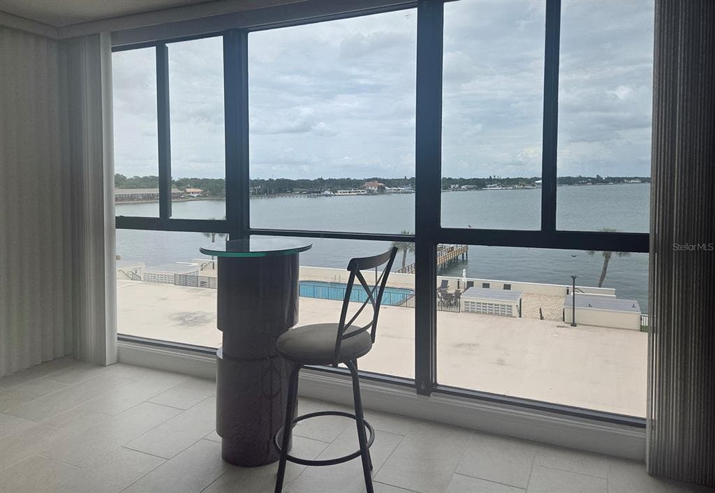 7100 SUNSHINE SKYWAY LANE S 503 photo 4