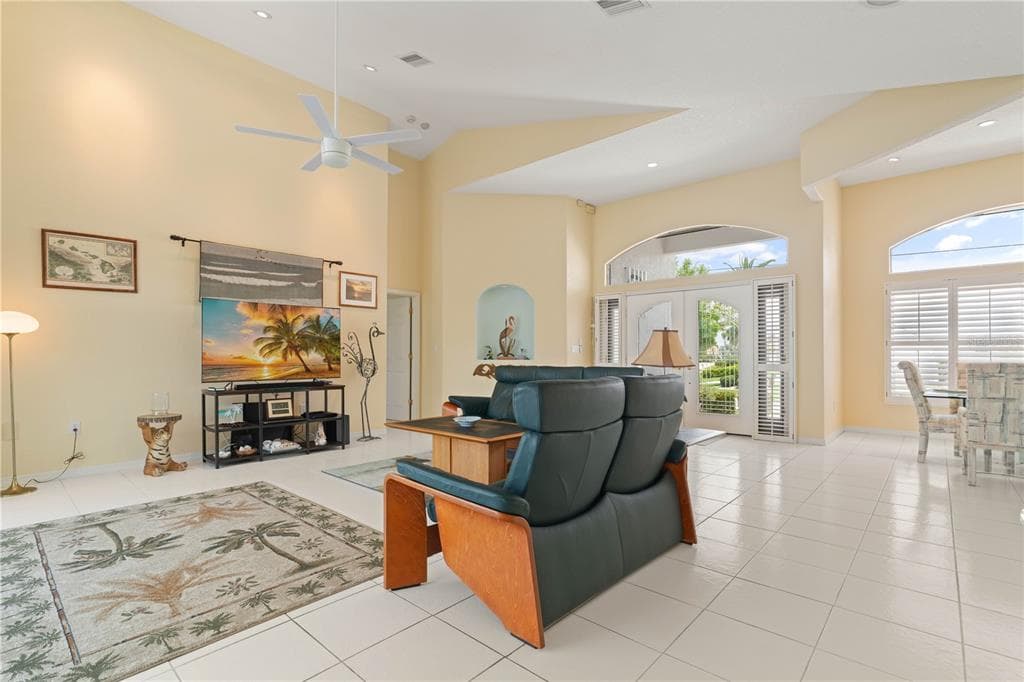 2819 DEBORAH DRIVE photo 17