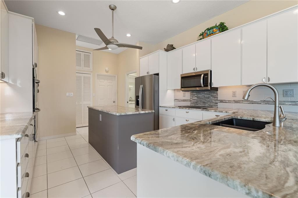 2819 DEBORAH DRIVE photo 24