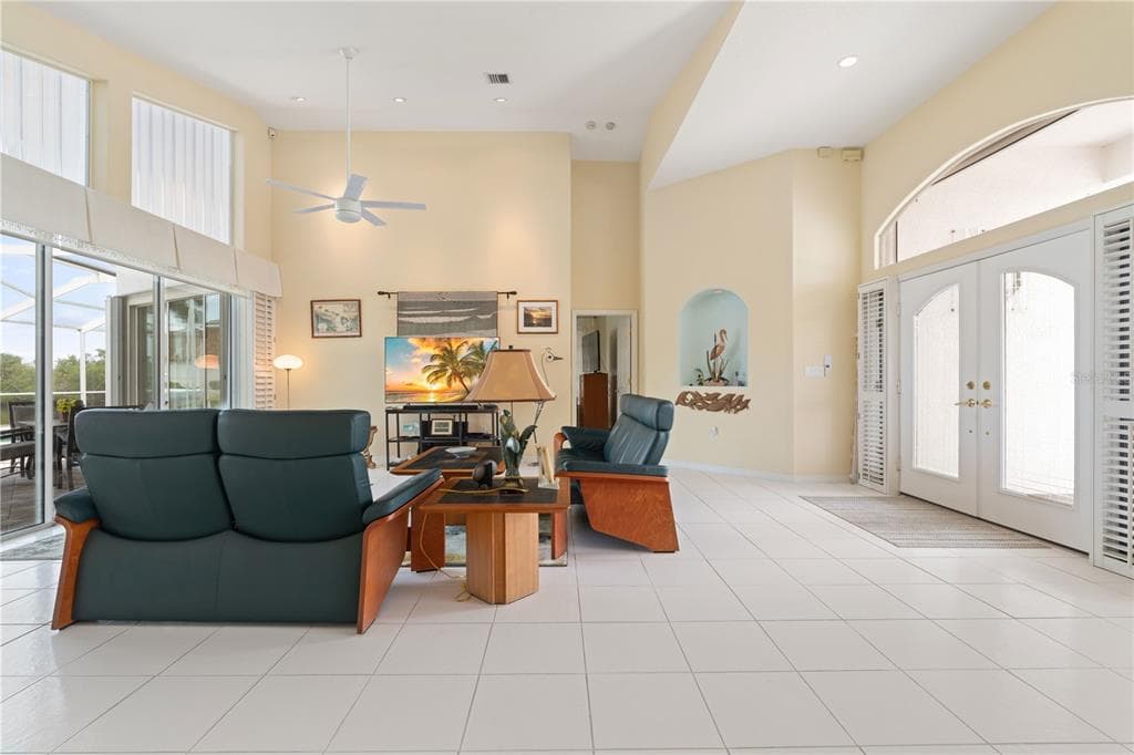 2819 DEBORAH DRIVE photo 15